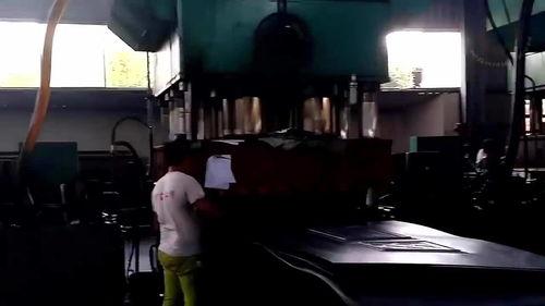 国产铁门制作过程视频